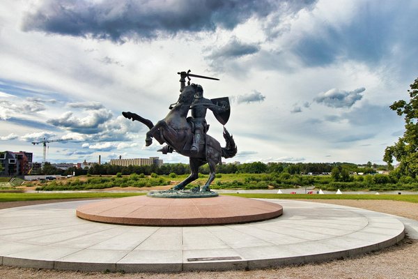 Discover the Most Enchanting UK Cruises for an Immersive Journey into British Folklore